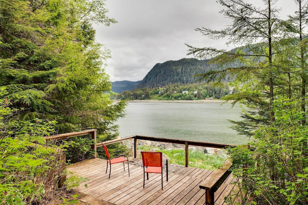 Juneau Vacations - Juneau Vacation Home: Stunning View  Beach Access - Property Image 17