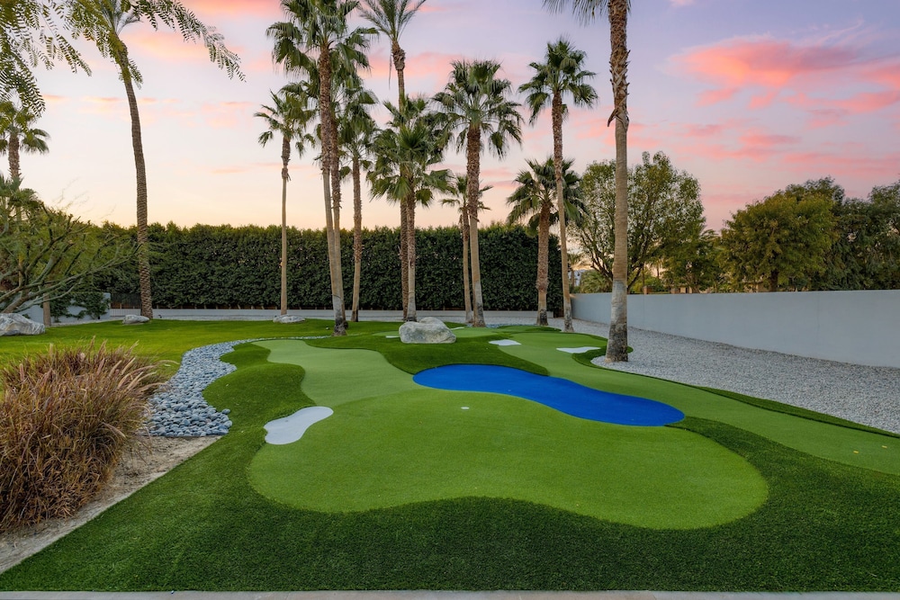 Polo Villa 6 by Avantstay Features Expansive Putting Green Pool Spa Outdoor Firepit 260324 5 Bedrooms view 3