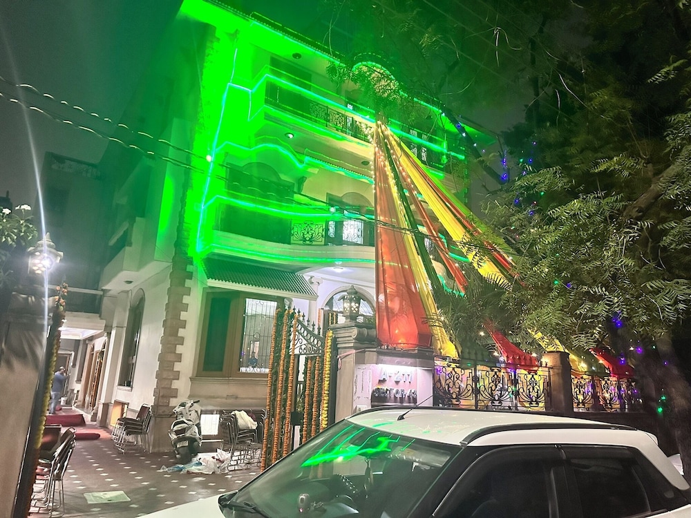 Hotel Ashray Noida