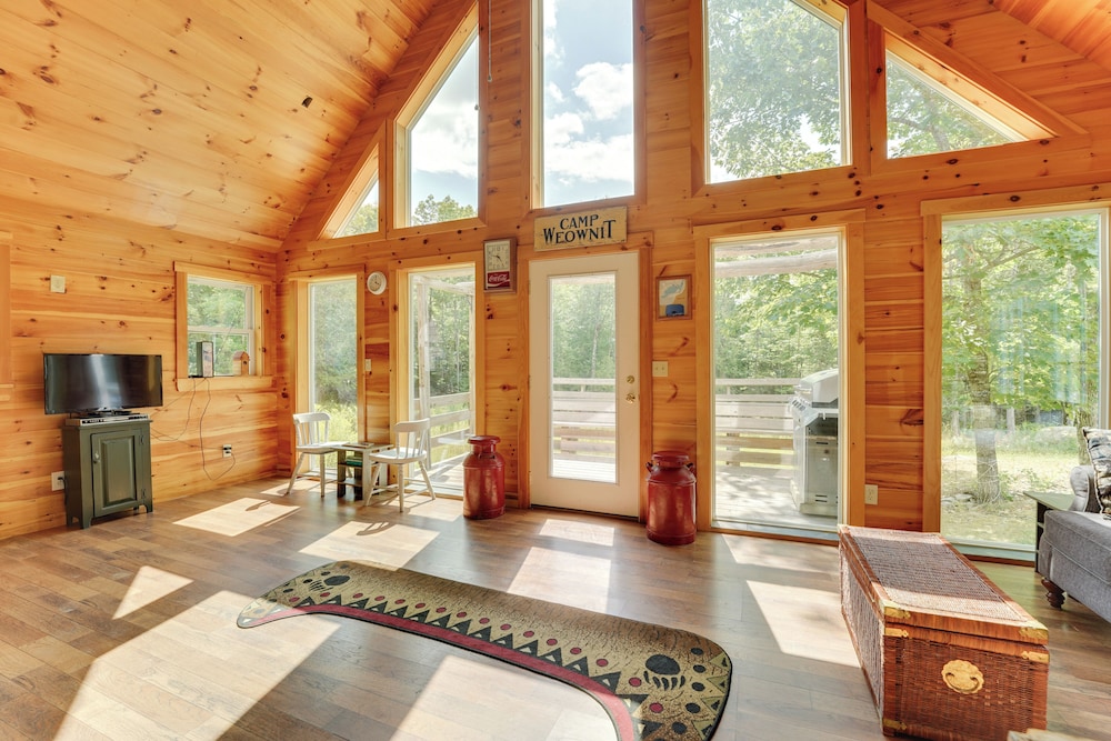 Fish + Hike: Wooded Home w/ Deck in Dexter