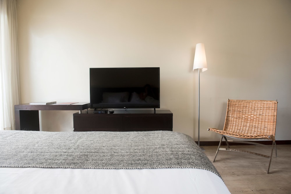 27 Suites Apart Hotel