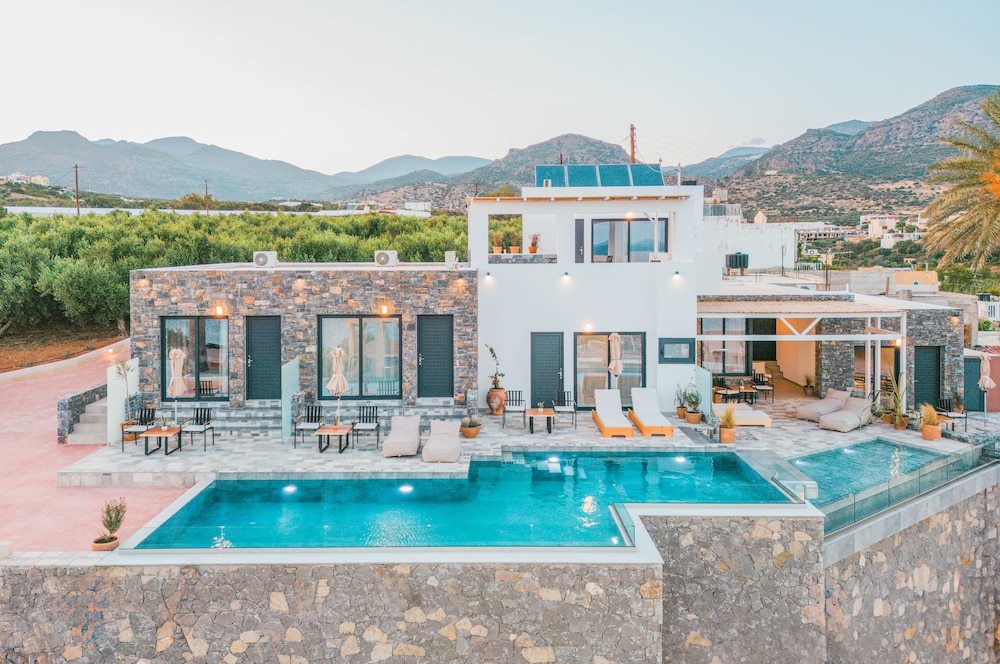 Plakakia Luxury Apartments