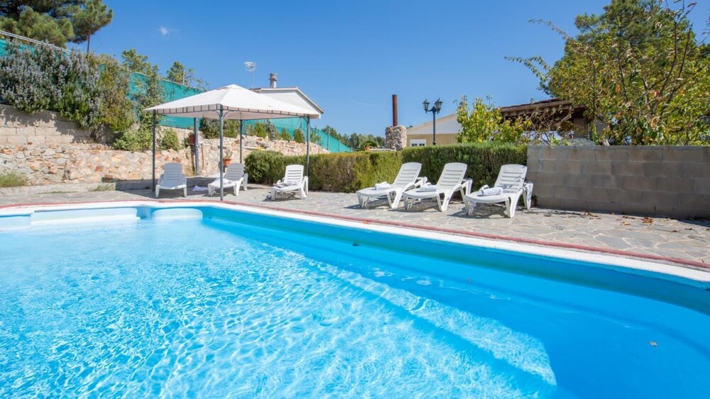 Araceli in Vidreres With 3 Bedrooms and 2 Bathrooms