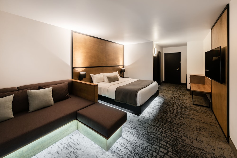 AX Hotel 3