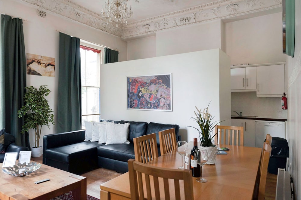 Metrostays - O'Connell Street 84-1