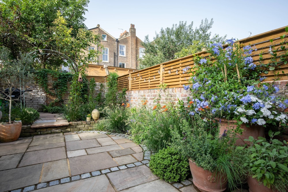 Willes Road II by Onefinestay