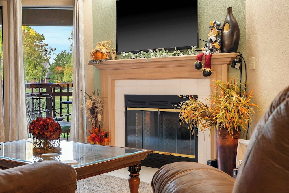 Fairway Retreat for 6 – Walk-in and Pet Friendly