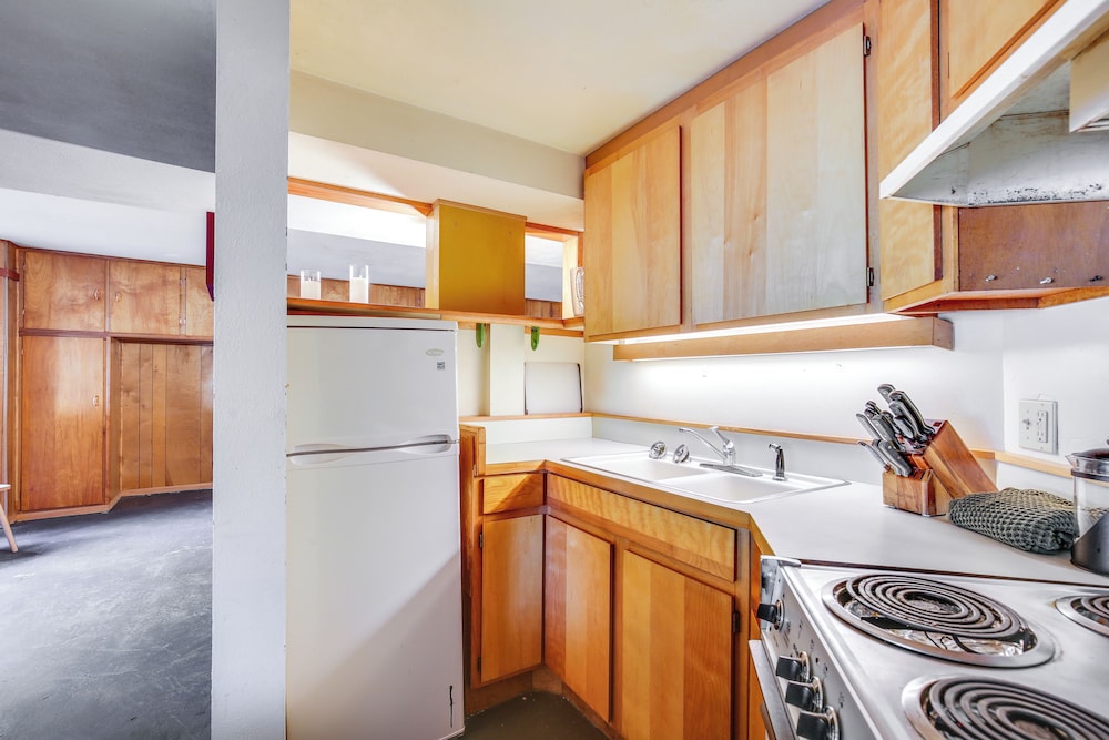 Centrally Located Eugene Apt < Half-mi to UO! view 5