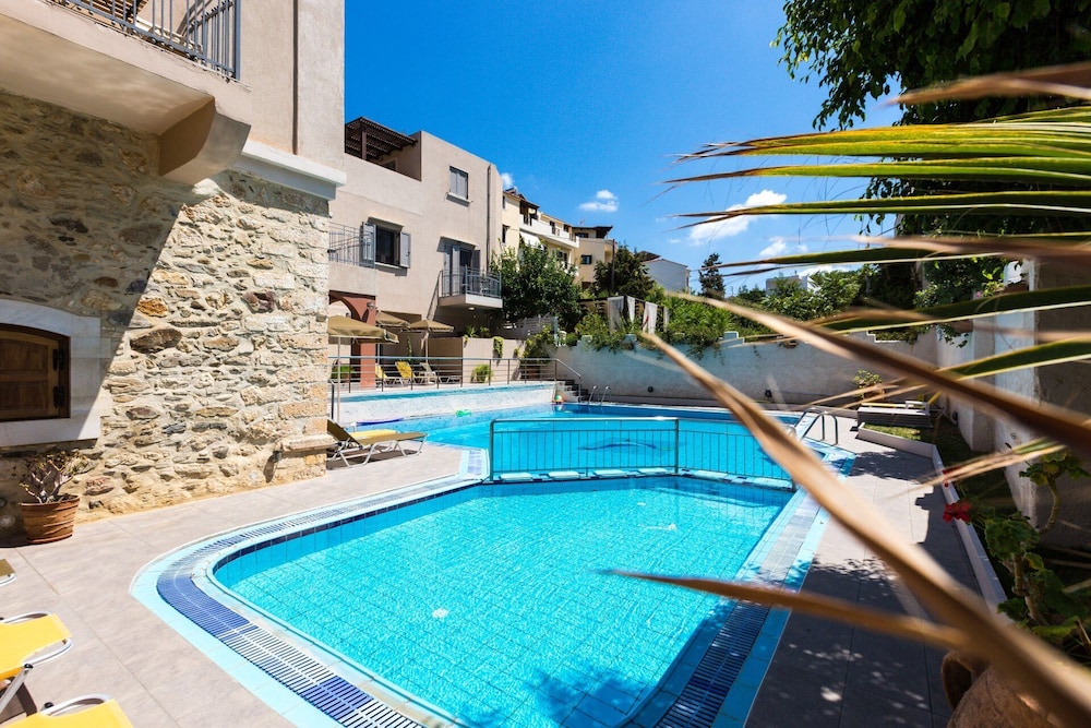 Philoxenia Residences