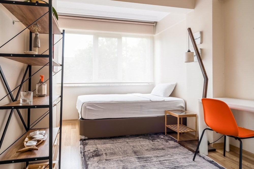 Charming Flat w Balcony 5 min to Zorlu Center