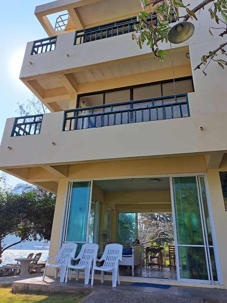Aow Noi Sea View Resort