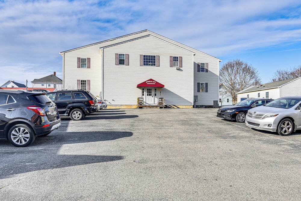 Walk to Waterfront: Cozy Fall River Condo