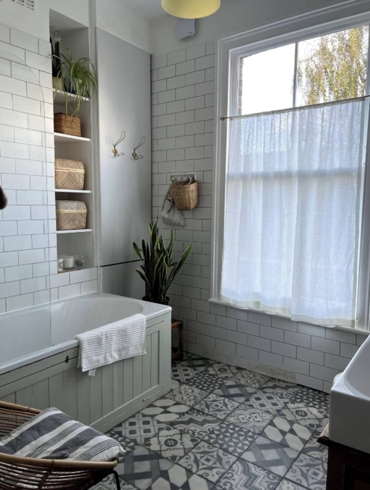 Lovely 3BD Victorian Townhouse W/garden - Brixton!