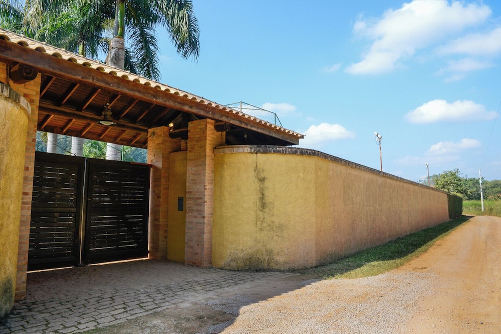 Casa de Campo c Piscina Academia Hidro e Wi-fi