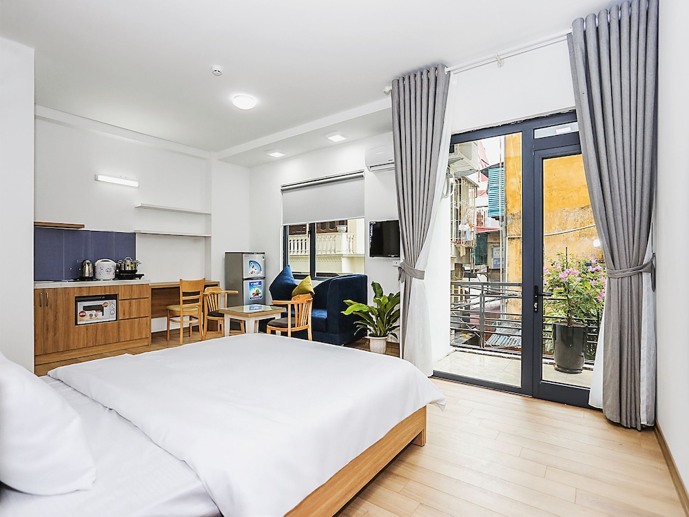 Amazing NYT Home Balcony Cozy Studio