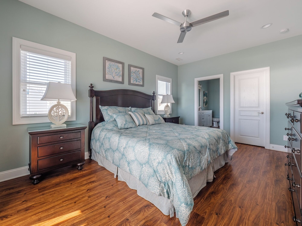 Sandy Feet by Topsail Realty