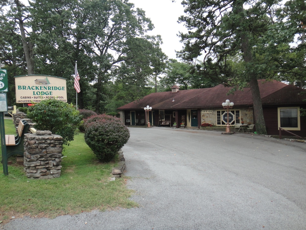 Hotel Brackenridge Lodge