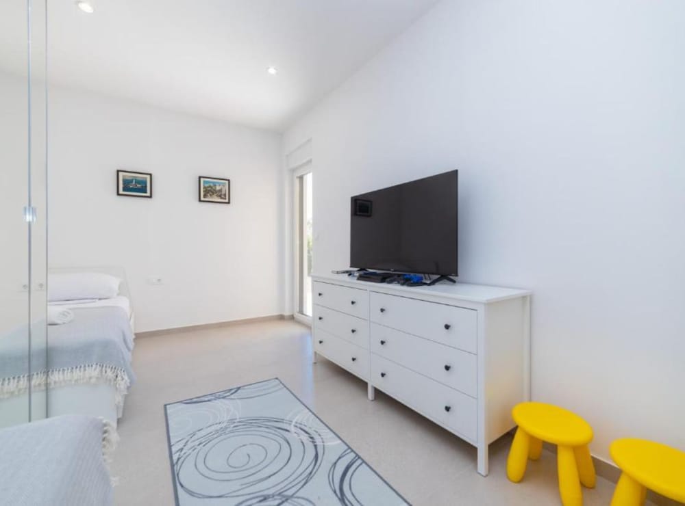 Luxury Villa Navis