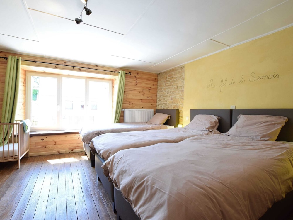 Lavish Holiday Home in Chassepierre With Terrace view 4
