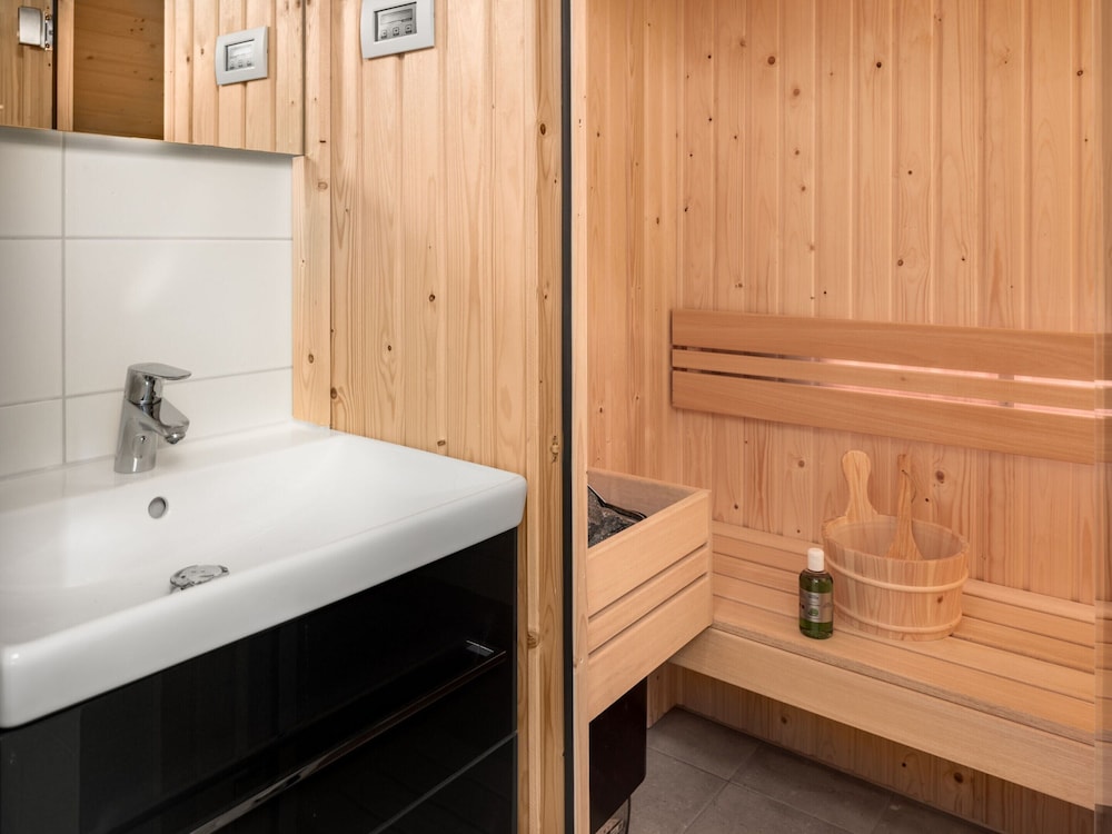 Villa by Lake Veere With Sauna