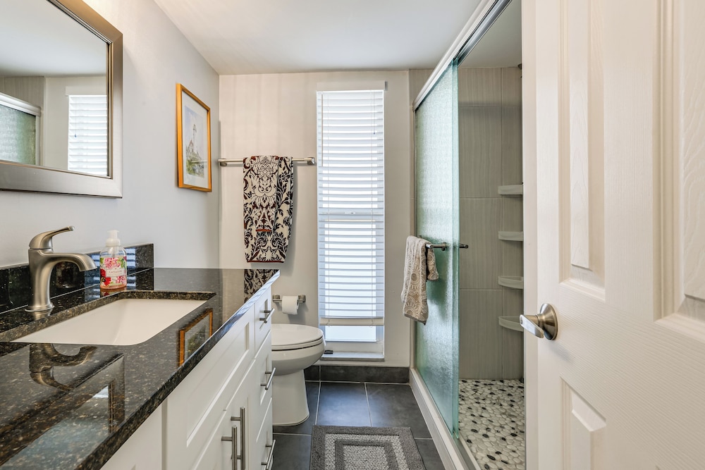 Golf Retreat w/ Pool Access: 3 Mi to Dtwn Naples