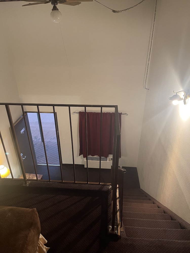 Dodge City Vacations - Dodge House Hotel  Convention Center - Property Image 32