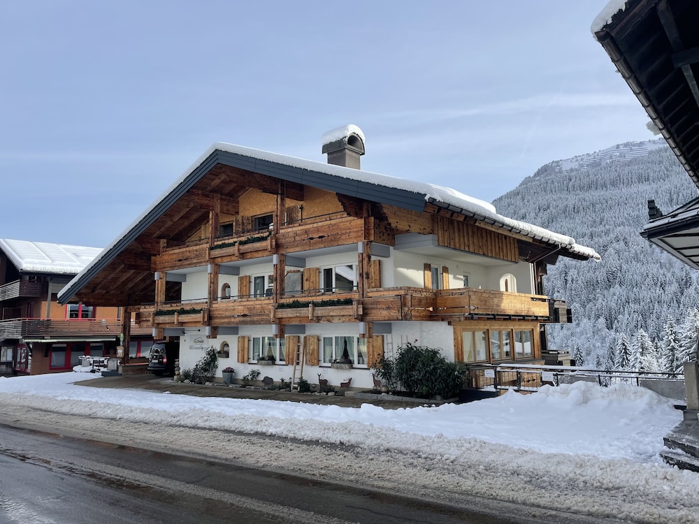 ALP-CHALET Ferienwohnungen Kleinwalsertal