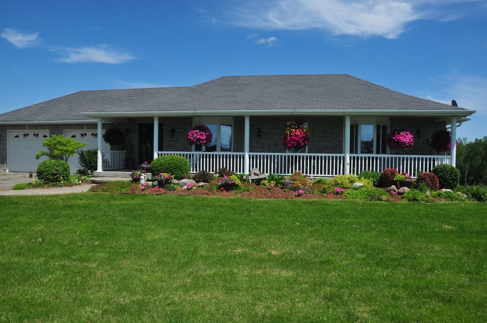 Golden Pathways Retreat and B&B