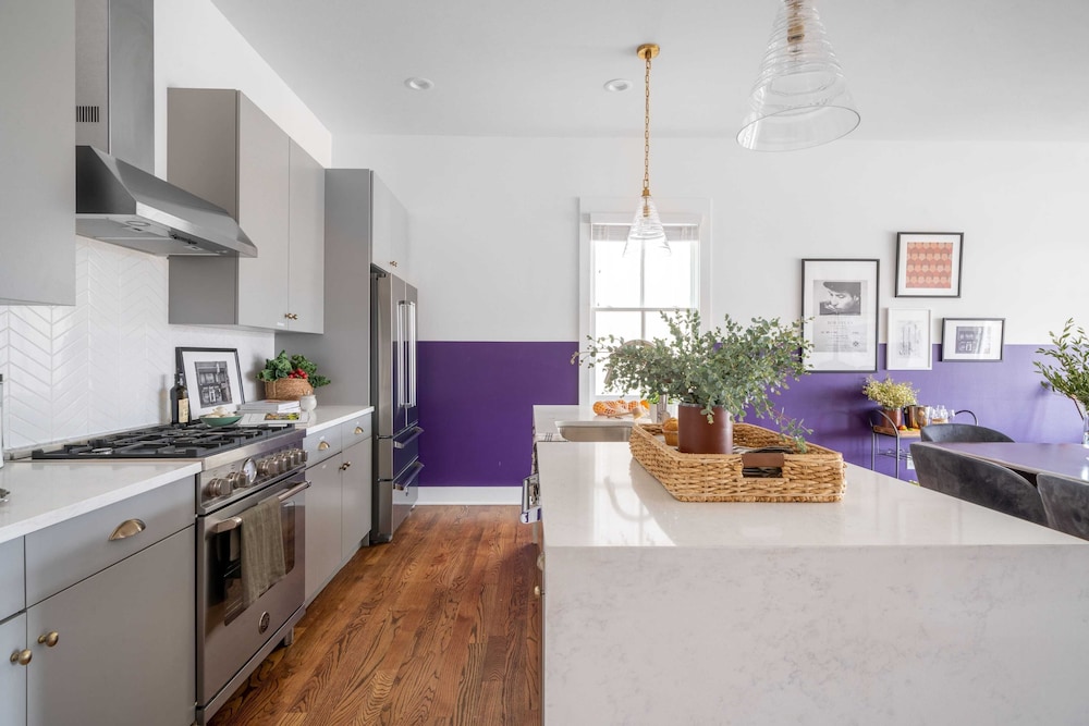 Sleeps 36, 3 Homes Walk to Germantown Modern Townhomes Near DT Avantstay