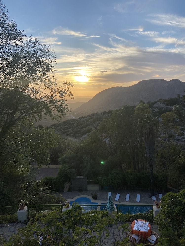 Auberge des Cascades view 2