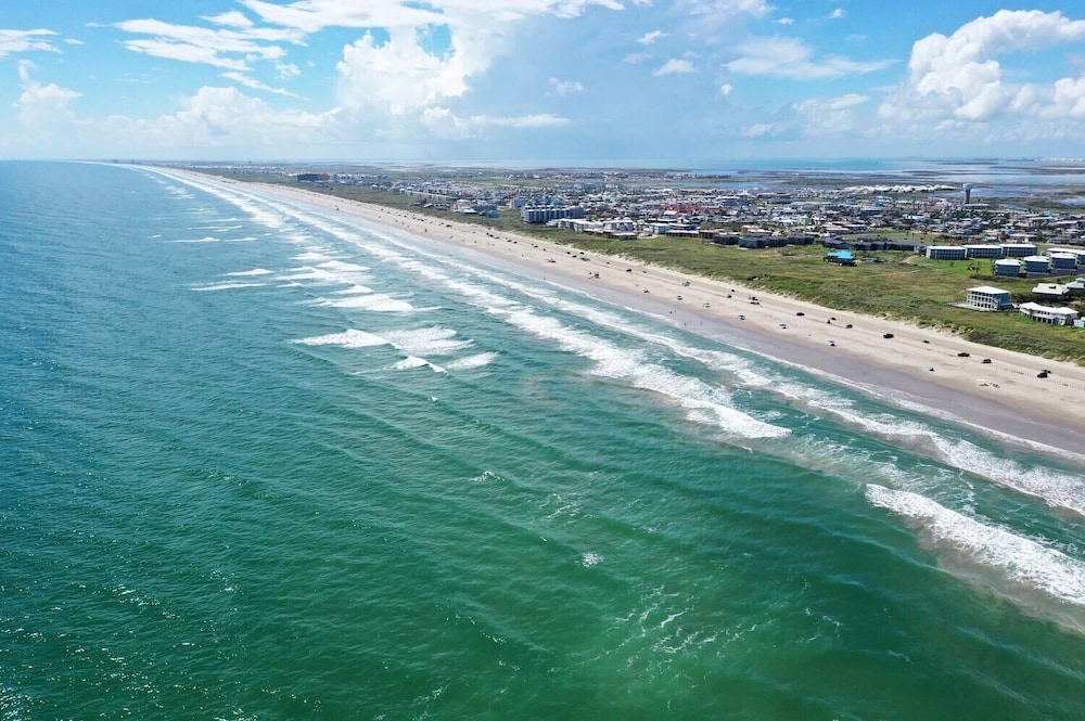 Rock the Boat by Avantstay 5 Blocks to Beach view 2