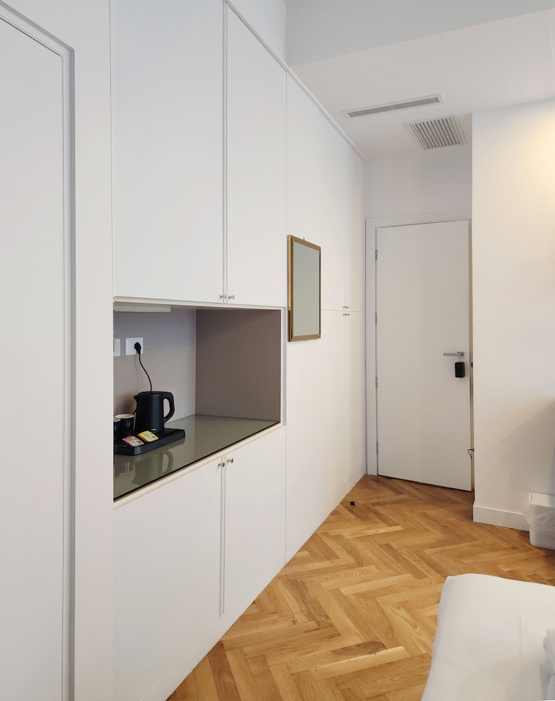 Prisma Rooms