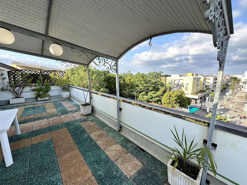 Foyer in Bibione With 1 Bedrooms and 1 Bathrooms