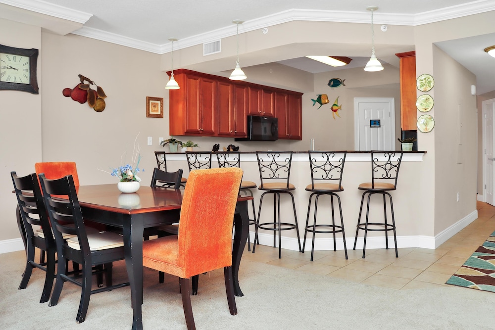 Paradise Shores 105