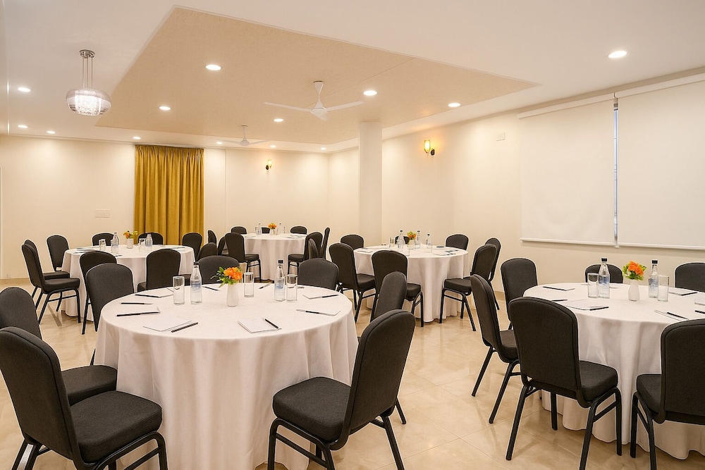 Hotel Shiva Lake - Near Mussoorie Lake