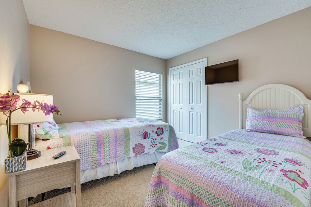 Southern Dunes Family Retreat: Hot Tub & Game Room