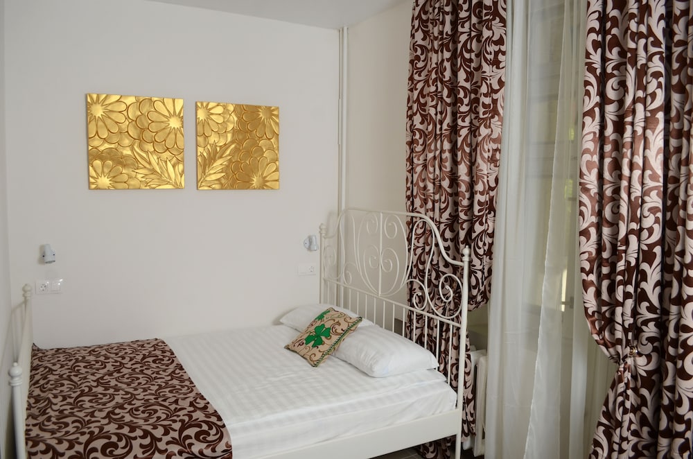 Hotel Lucky - Hostel
