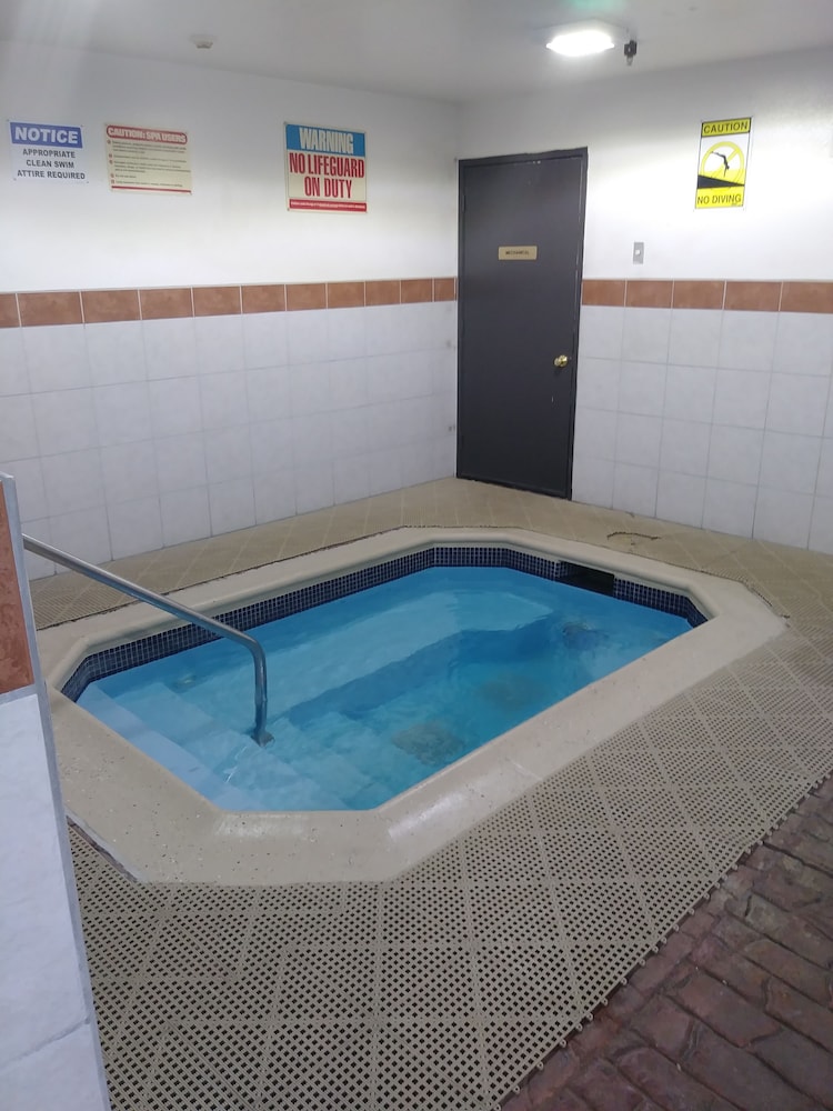 Canon City Vacations - Econo Lodge - Property Image 4