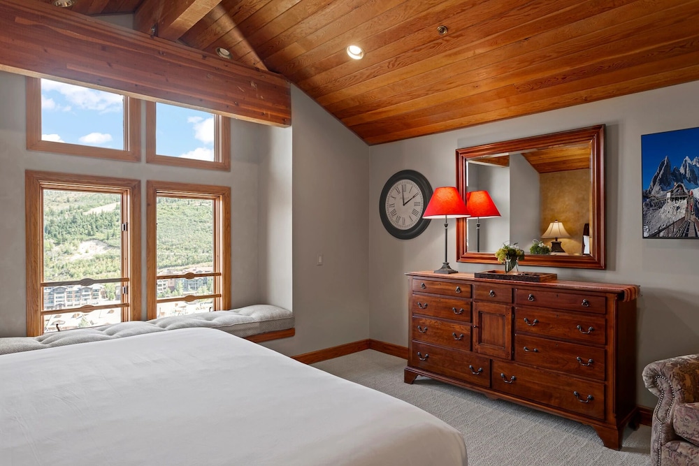 La Maconnerie at Deer Valley Resort - Four Bedroom Condo with Hot Tub #3 4 Condo