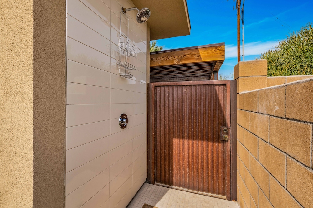 Mid-Century Elegance & Fun in Tahquitz River Estates