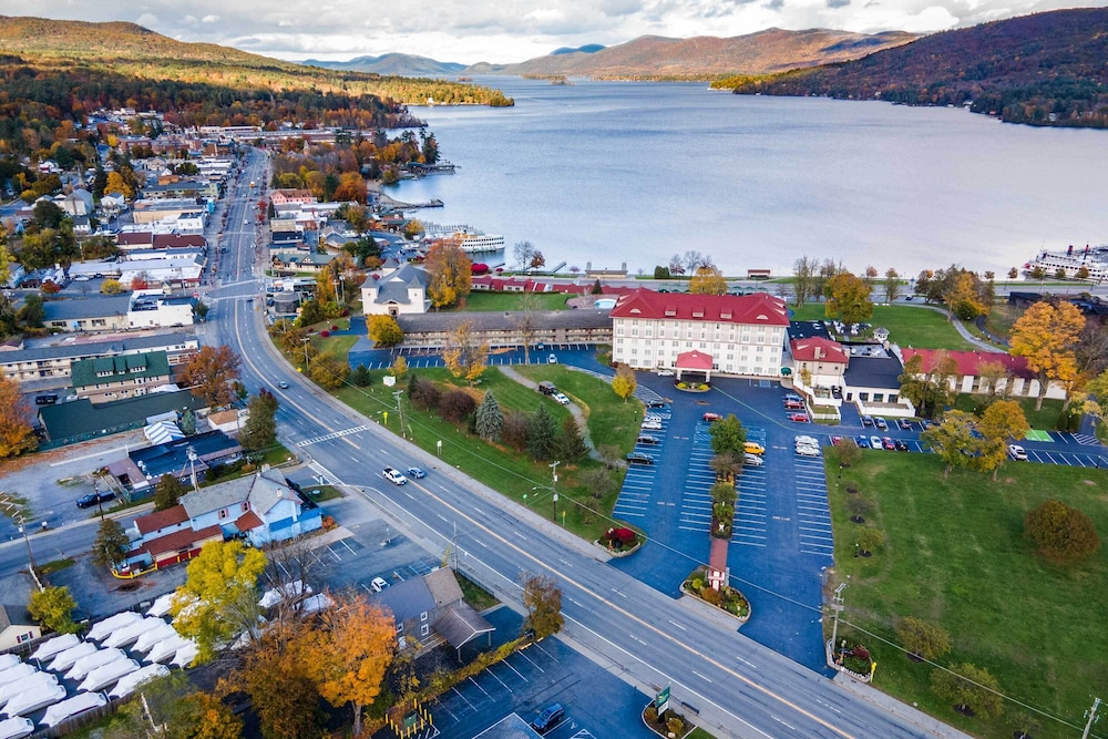 Family-friendly Retreat: Walk to Lake George!