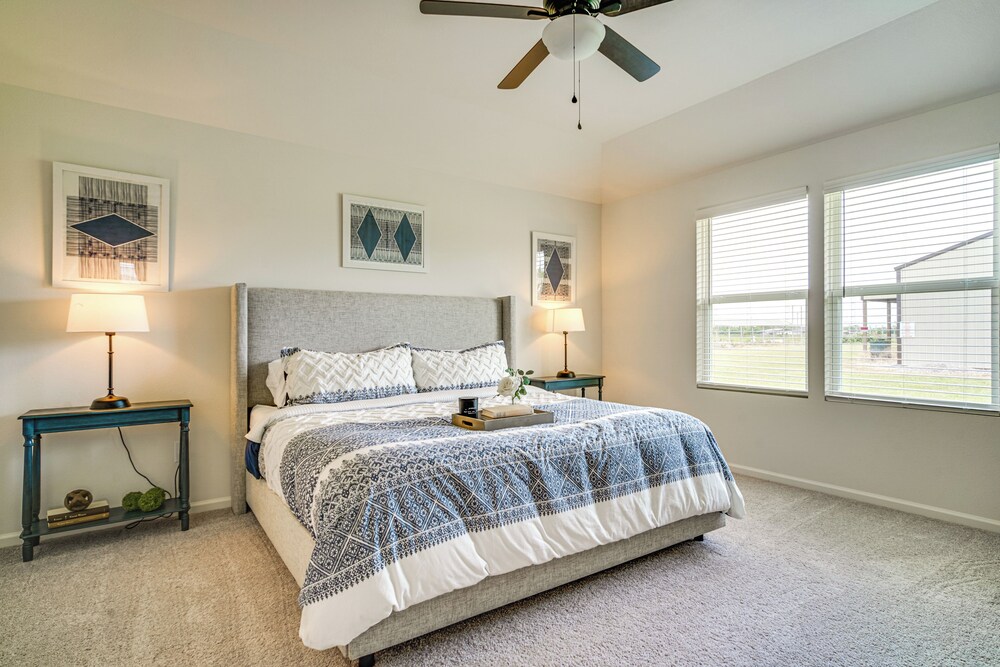 12 Mi to Avery Island: Spacious Family Home!