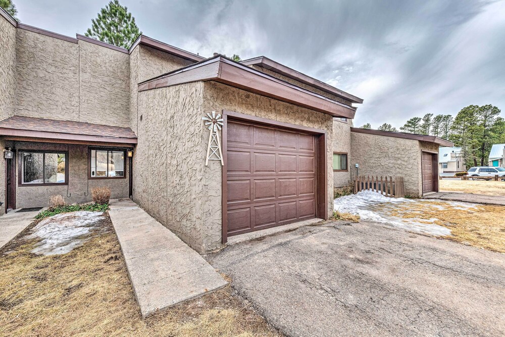 Ruidoso Condo w/ Golf Course View - Walk to Dtwn! view 4