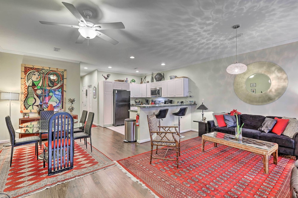 2 Mi to Ocean: Rehoboth Beach Townhome w/ Grill!