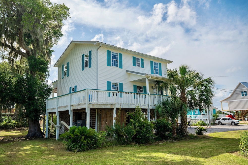 Dolphin Bay Hideaway