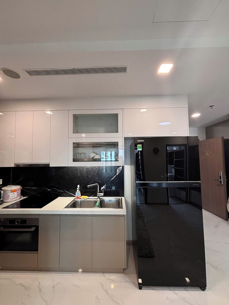 Serenity Serviced Apartments-Landmark 81