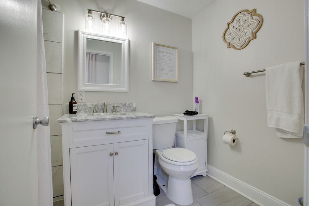 2 Mi to Dtwn: New Orleans Escape!