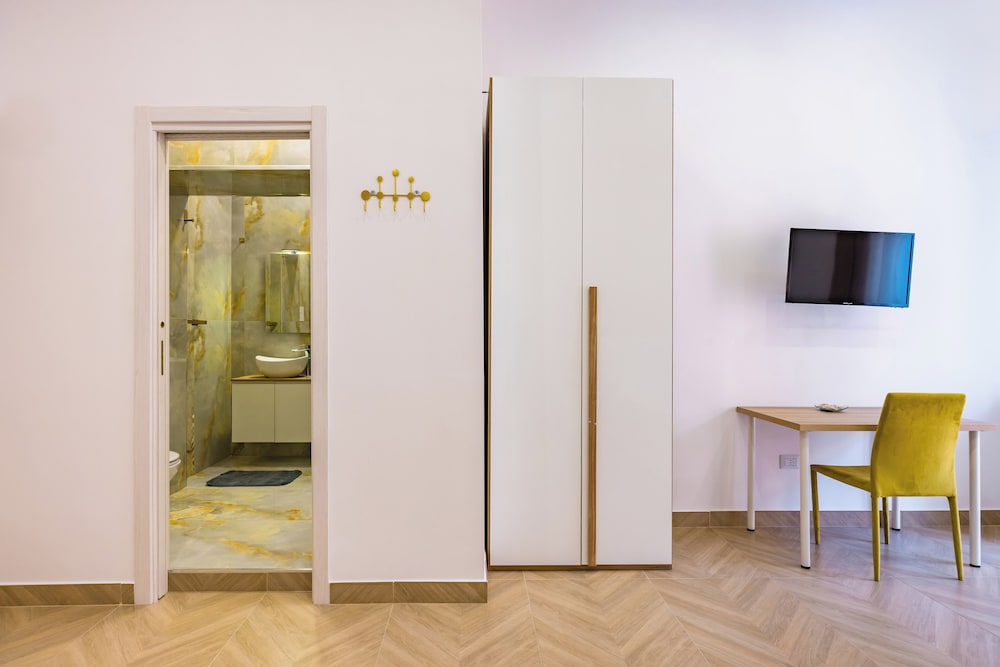 Essentia Home