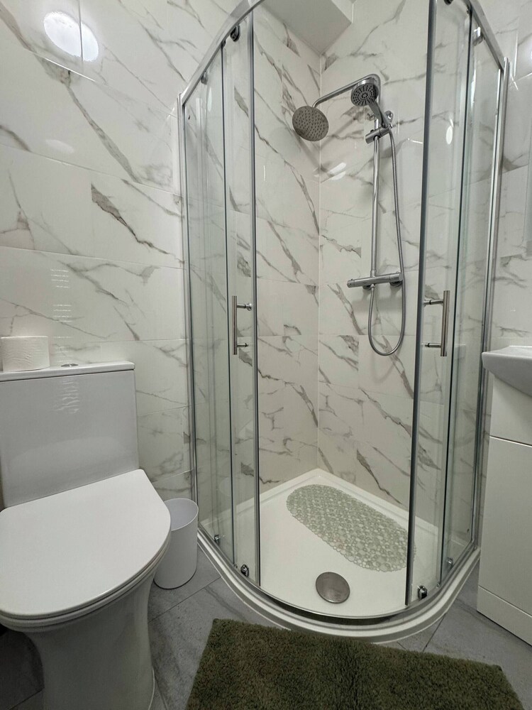 Charming Wallington Apartment With Hot Tub
