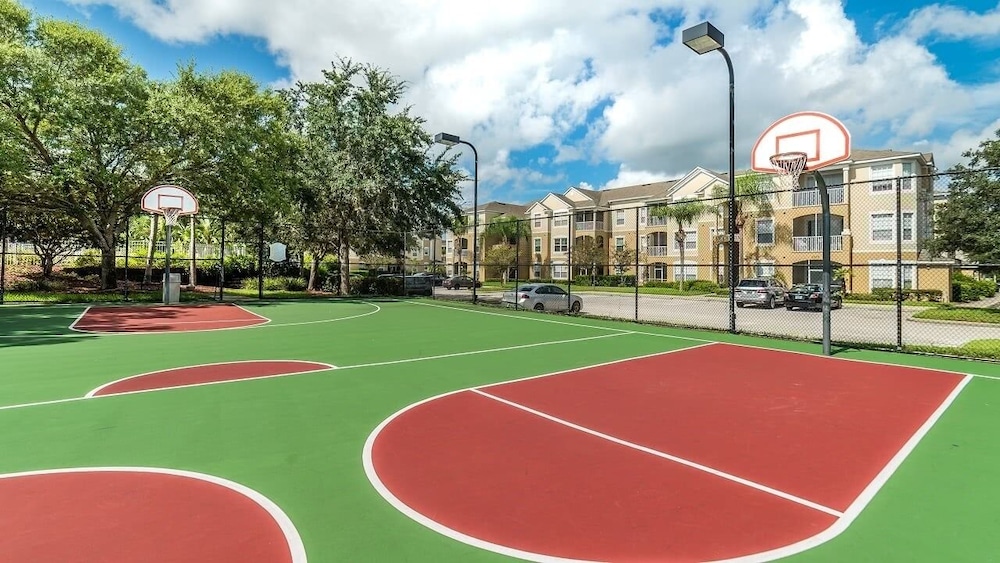 Hakuna Hideaway: 5 Mi To Disney! 1st Floor, Lion King Room & Resort Pool 3 Bedroom Condo